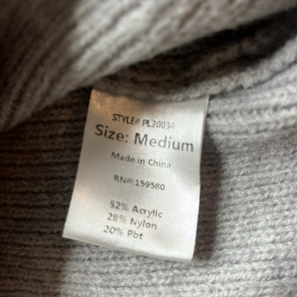 Pink Lily light grey cowl neck sweater - size Medium - Picture 2 of 6